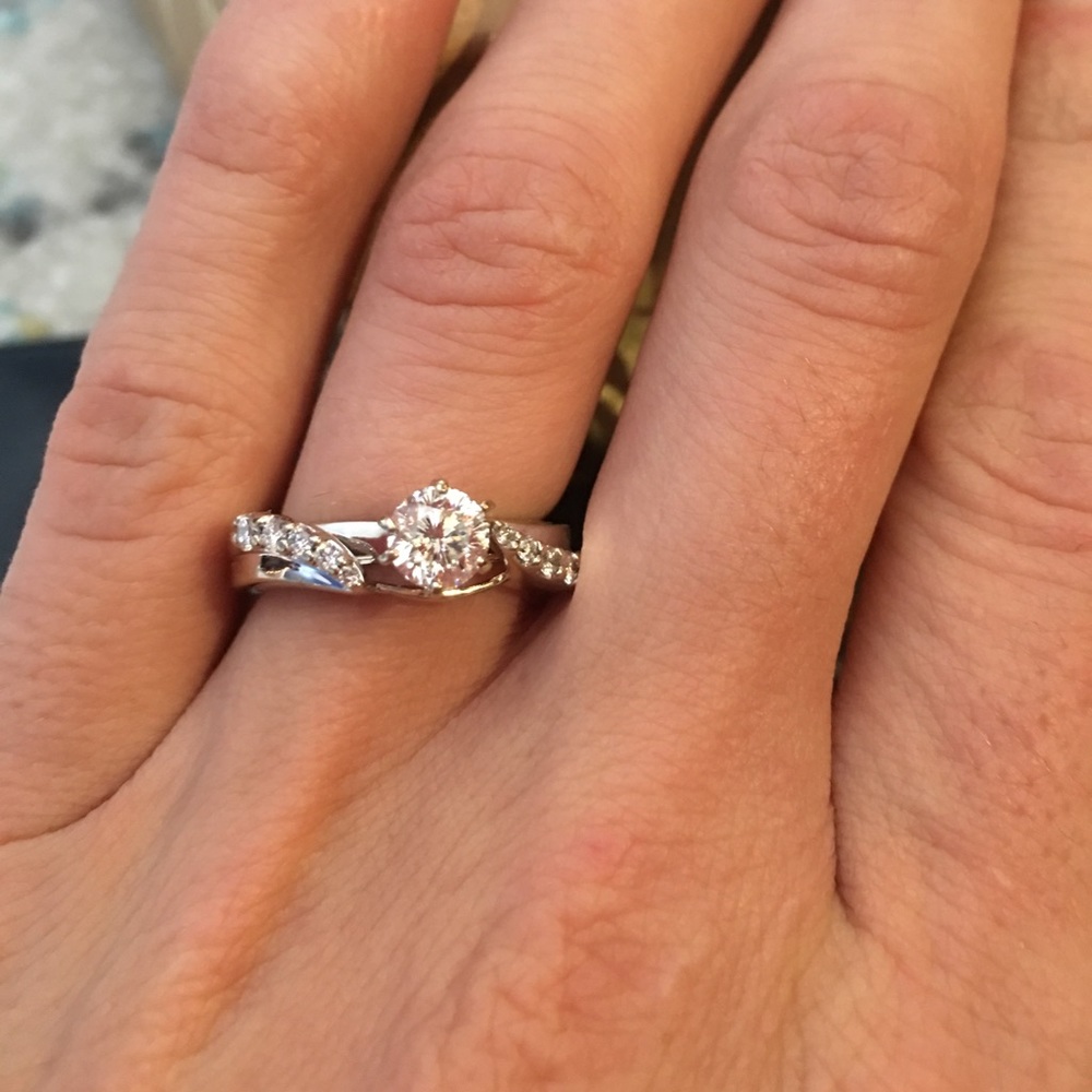 Stunning Sitara Diamond engagement/wedding ring!